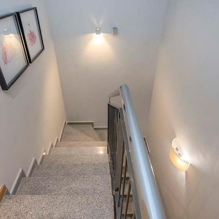 2 Bedroom Duplex Apartment With Balcony 4-3 Barcelona Exterior foto
