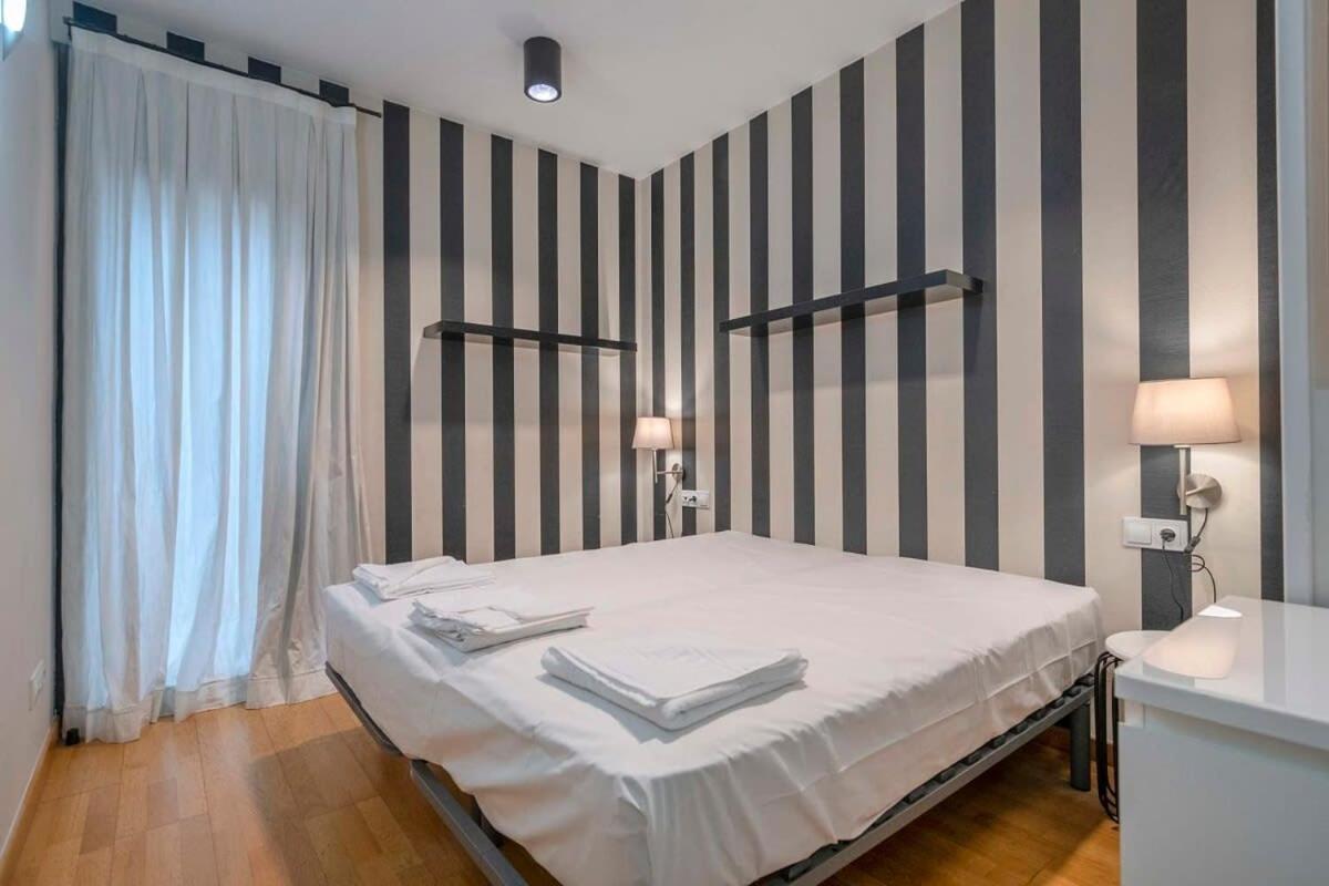 2 Bedroom Duplex Apartment With Balcony 4-3 Barcelona Exterior foto