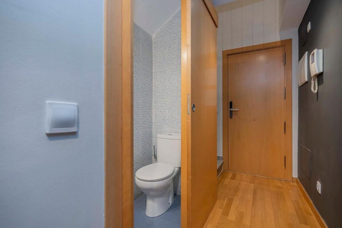 2 Bedroom Duplex Apartment With Balcony 4-3 Barcelona Exterior foto