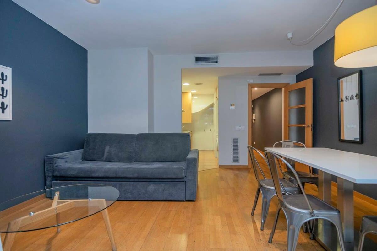 2 Bedroom Duplex Apartment With Balcony 4-3 Barcelona Exterior foto