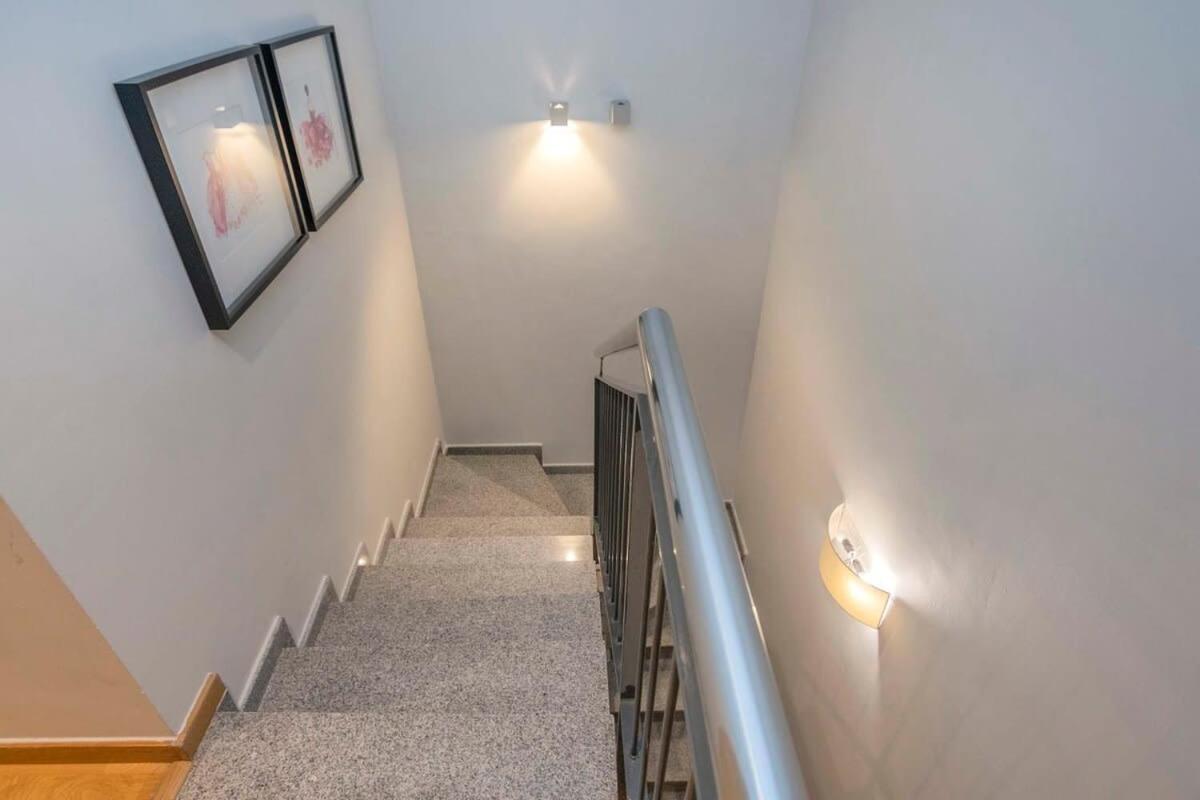 2 Bedroom Duplex Apartment With Balcony 4-3 Barcelona Exterior foto