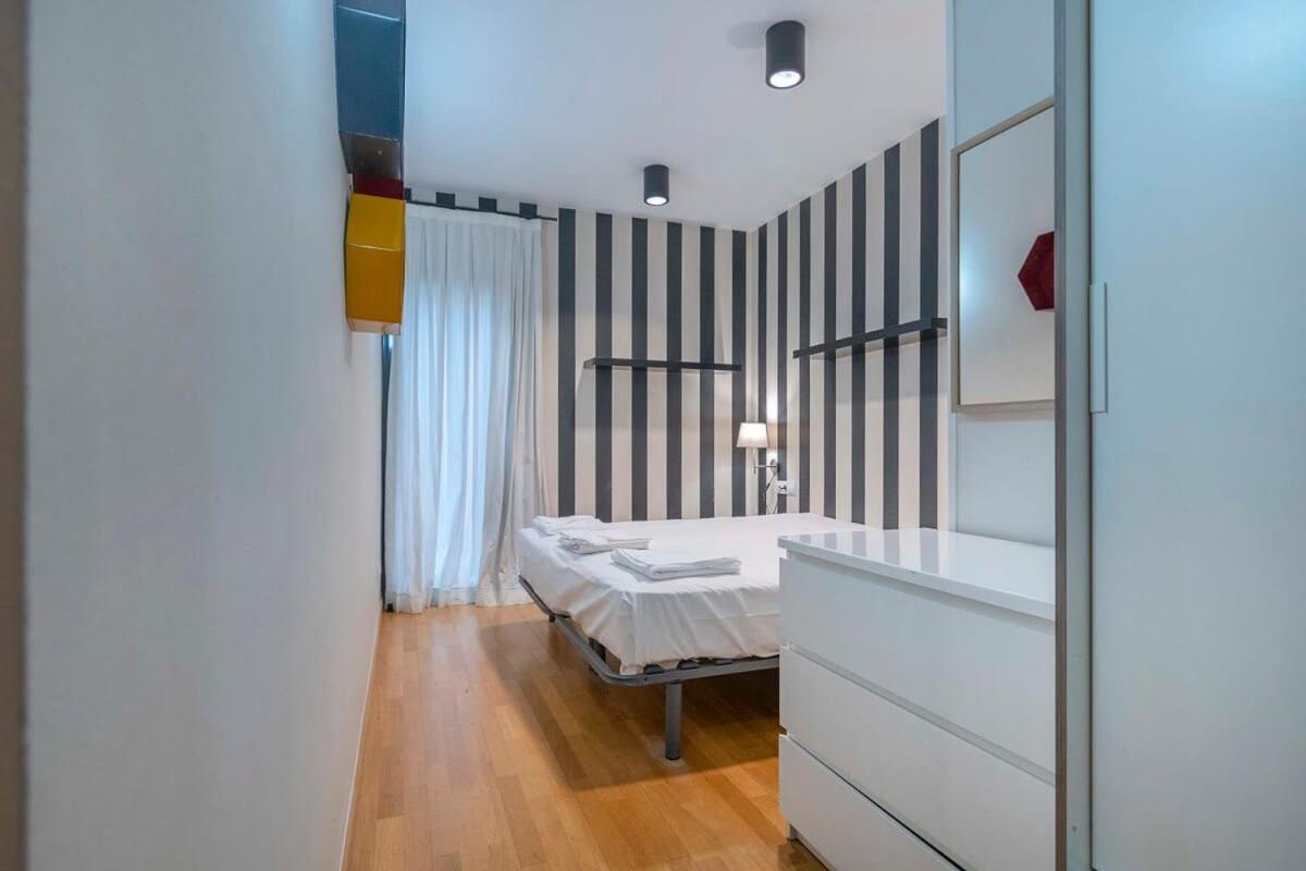 2 Bedroom Duplex Apartment With Balcony 4-3 Barcelona Exterior foto
