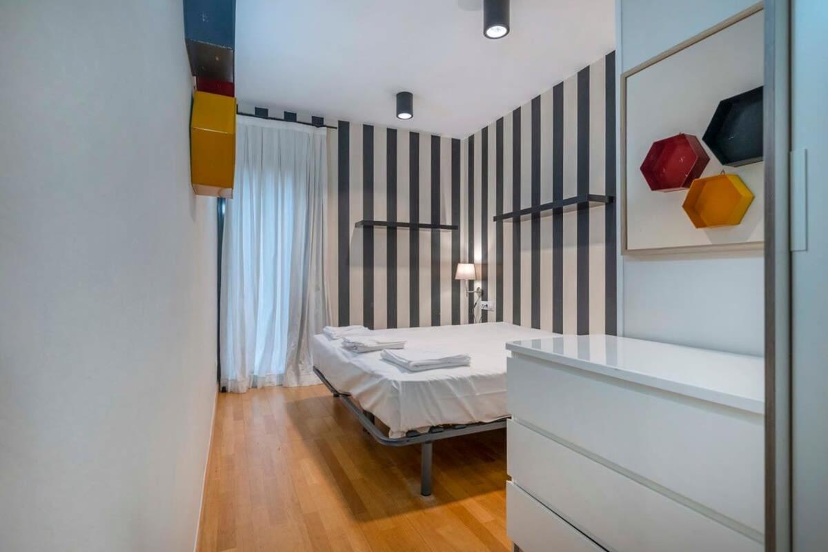 2 Bedroom Duplex Apartment With Balcony 4-3 Barcelona Exterior foto