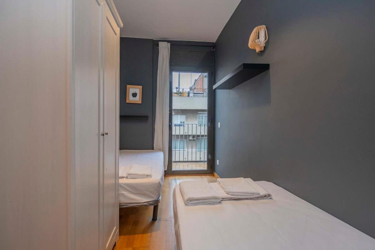 2 Bedroom Duplex Apartment With Balcony 4-3 Barcelona Exterior foto