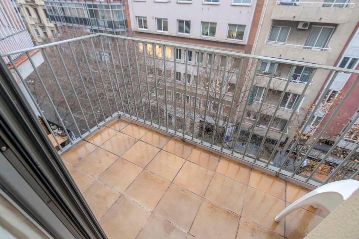2 Bedroom Duplex Apartment With Balcony 4-3 Barcelona Exterior foto