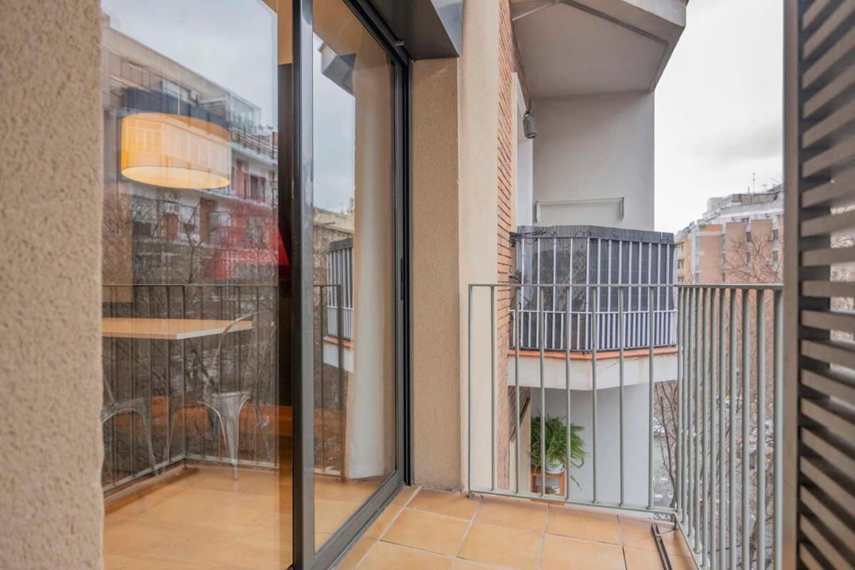 2 Bedroom Duplex Apartment With Balcony 4-3 Barcelona Exterior foto