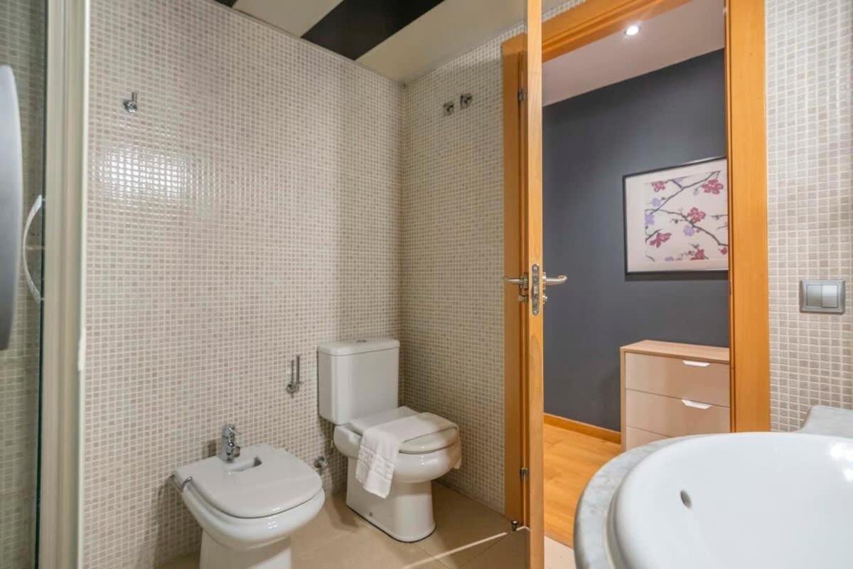 2 Bedroom Duplex Apartment With Balcony 4-3 Barcelona Exterior foto